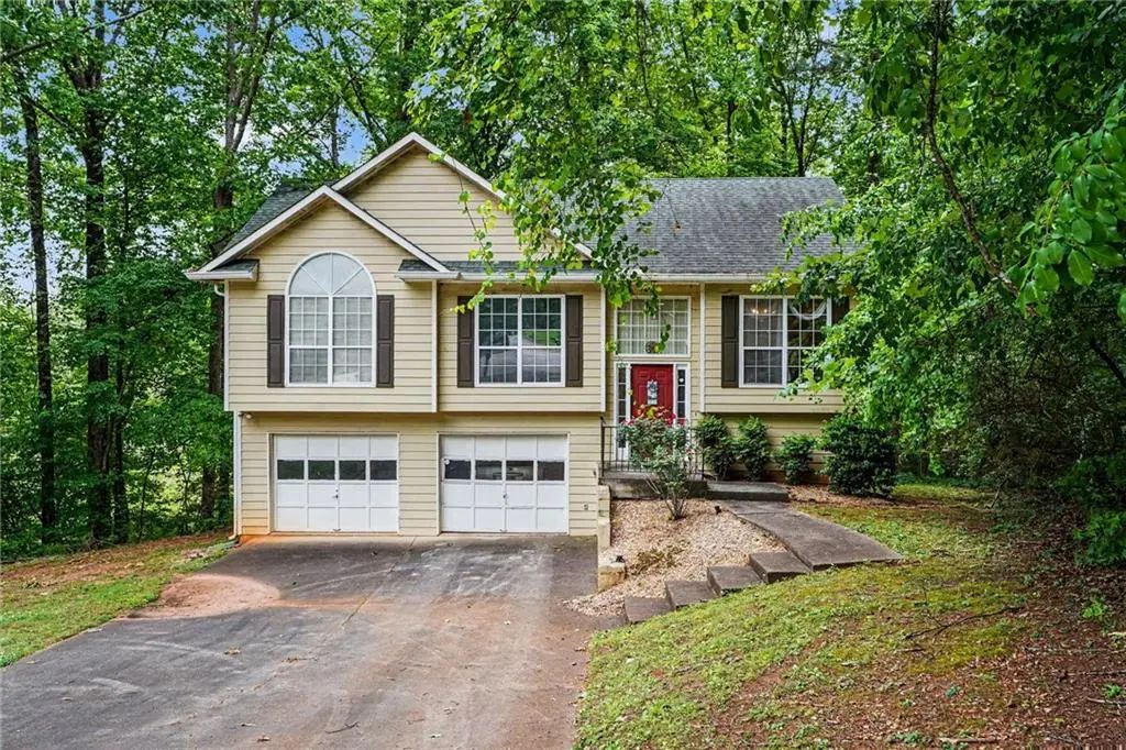 130 Bobolink Drive, Stockbridge