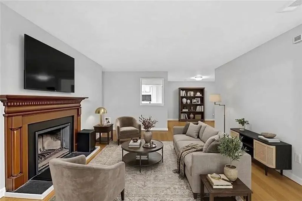 1004 Vicksburg Place, Atlanta