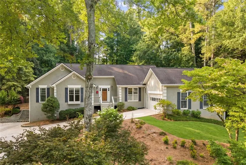 805 Pinehurst Drive, Woodstock