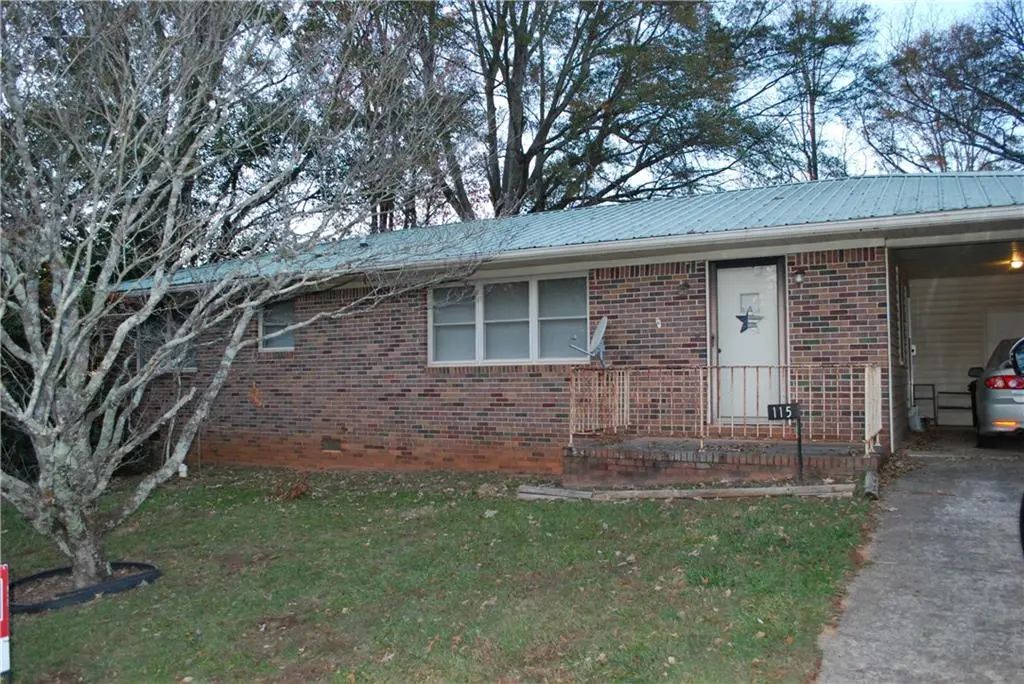 115 Wood Street, Cornelia