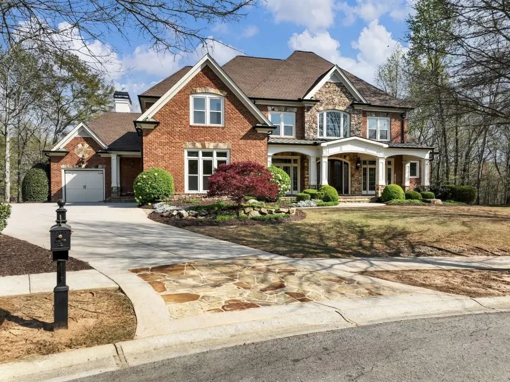2279 Weeping Oak Drive, Braselton