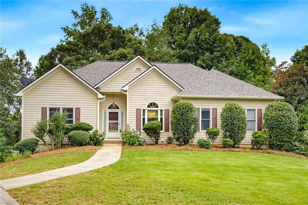 4090 Chestnut Springs Court, Cumming