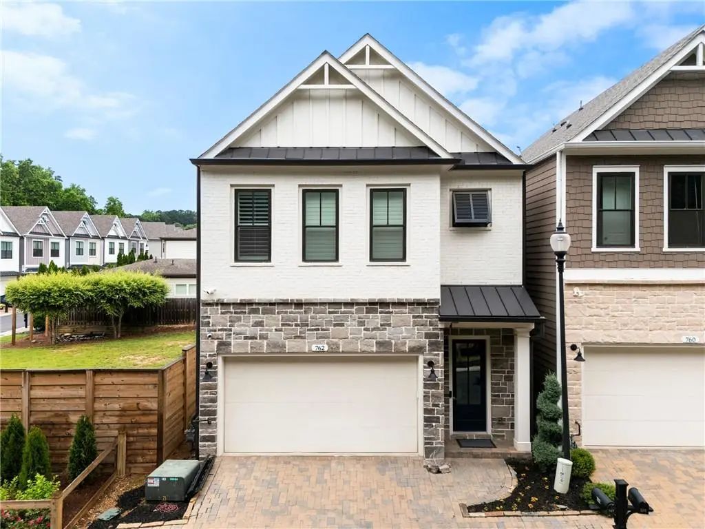 762 Stickley Oak Way, Woodstock