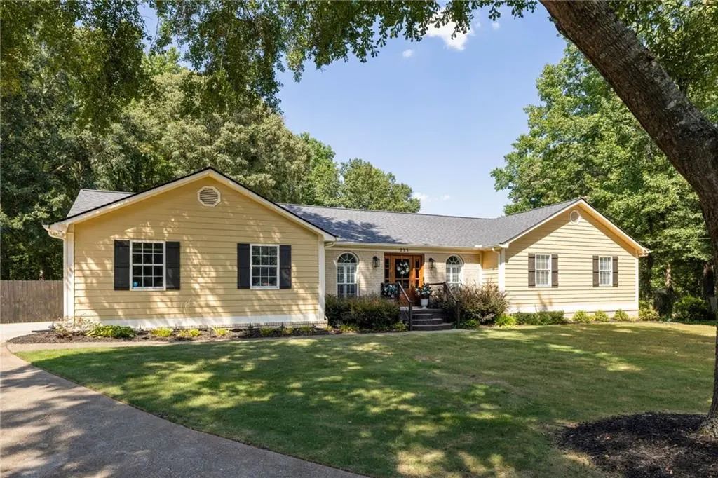 235 Den Ric Drive, Mcdonough