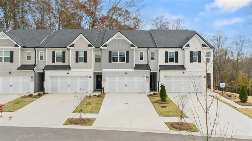 237 Sound Circle, Stockbridge