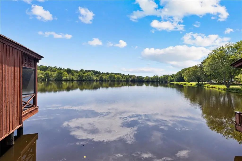 8 Northlake Circle, Peachtree City