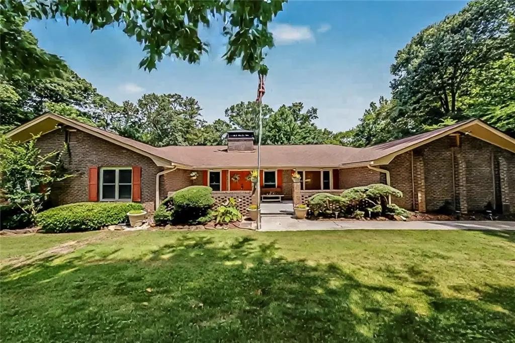 124 Shadow Lake Drive Sw, Lilburn