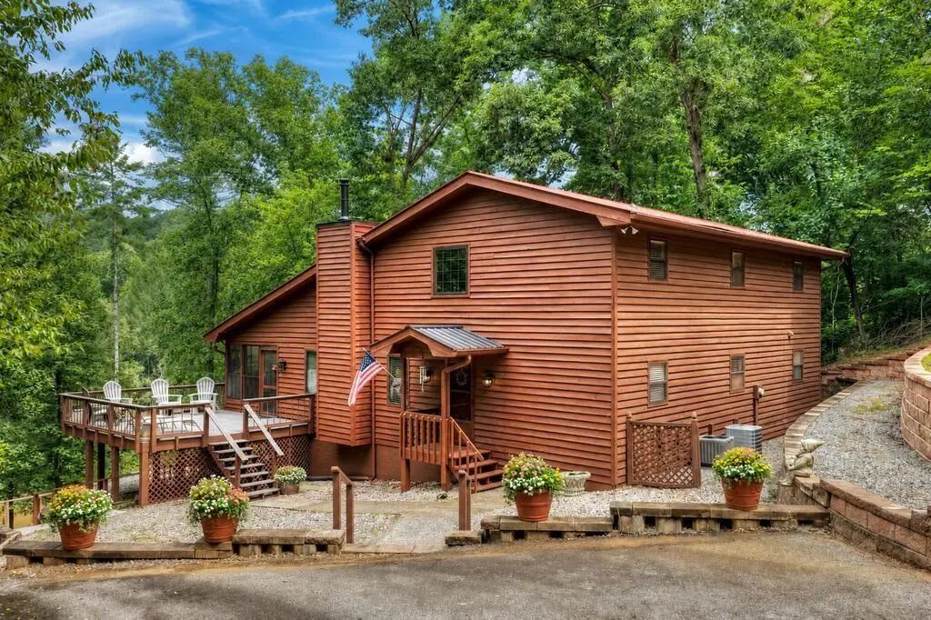 400 Matrix Circle, Ellijay