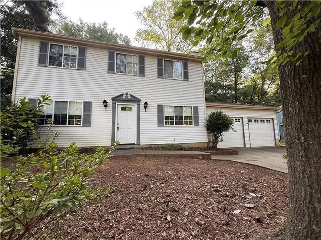 480 Roswell Farms Road, Roswell
