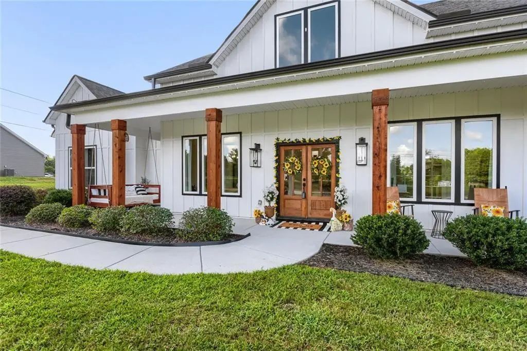 1225 Rocky Creek Road, Locust Grove