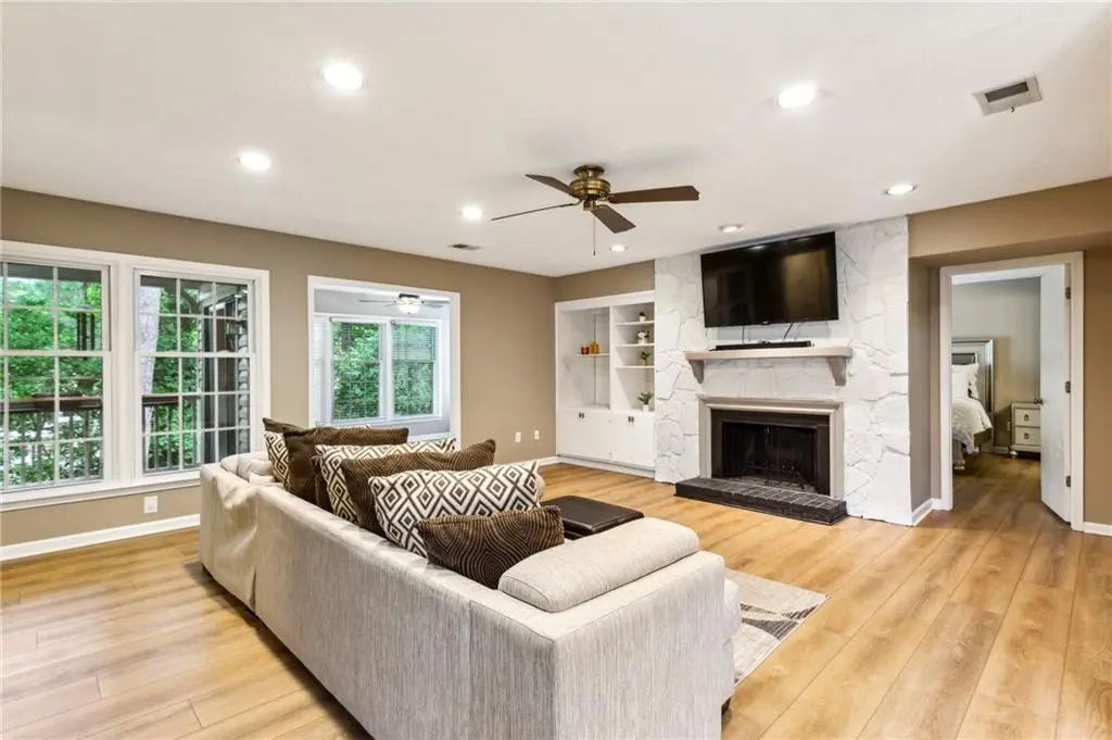 843 Sentinel Ridge Sw, Marietta
