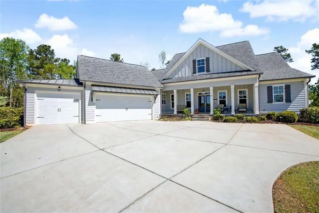 126 Raintree Court, Newnan