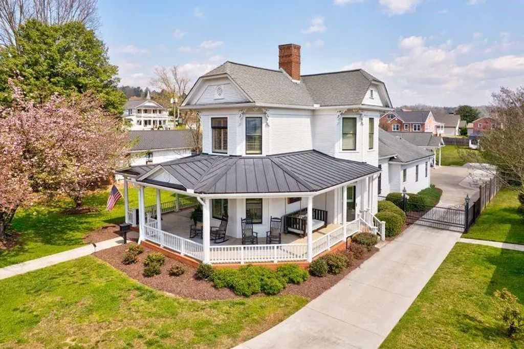 85 River Street, Ellijay