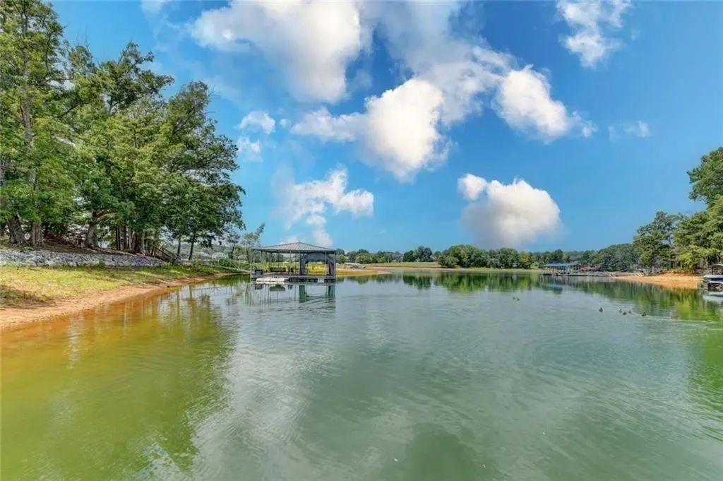 7470 Fields Drive, Cumming