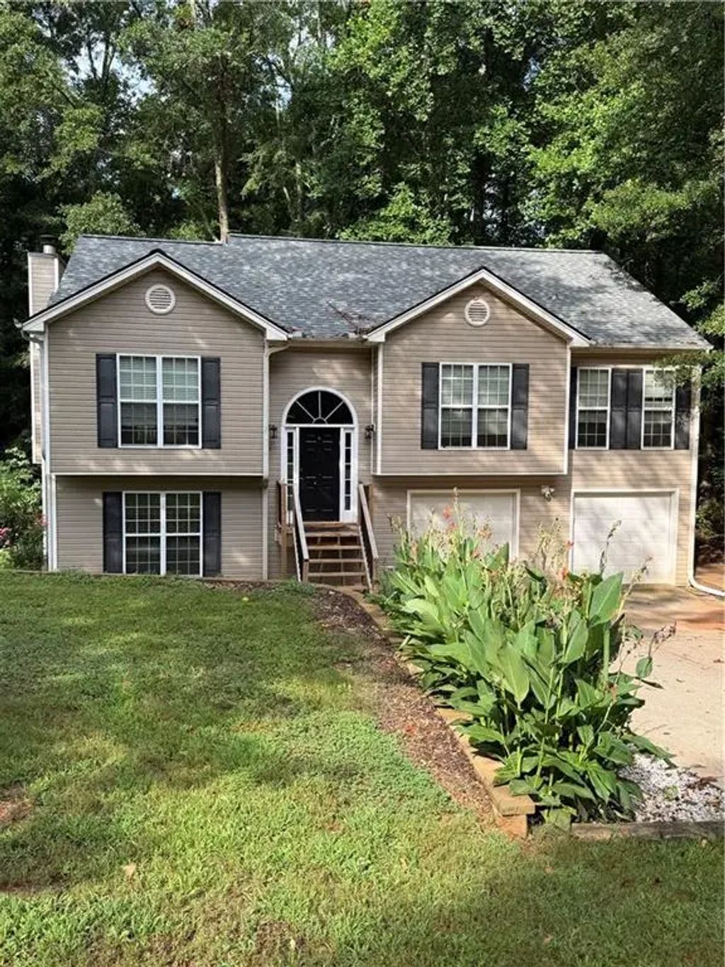 2023 Emerald Pointe Drive, Winder