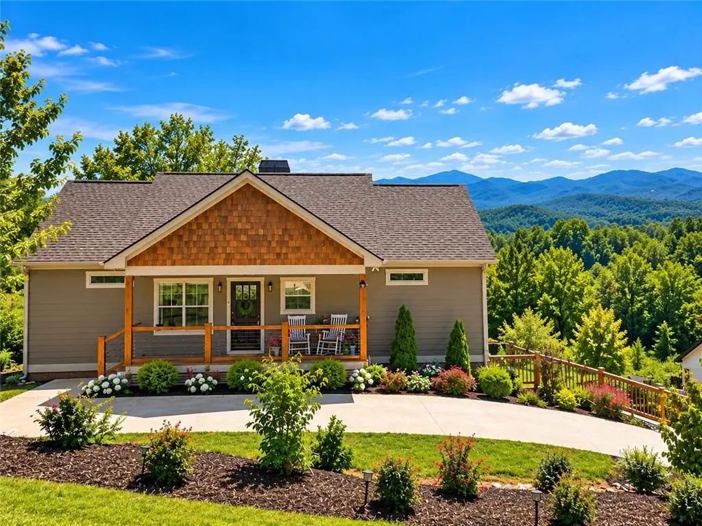 915 Arbor Lane, Blairsville
