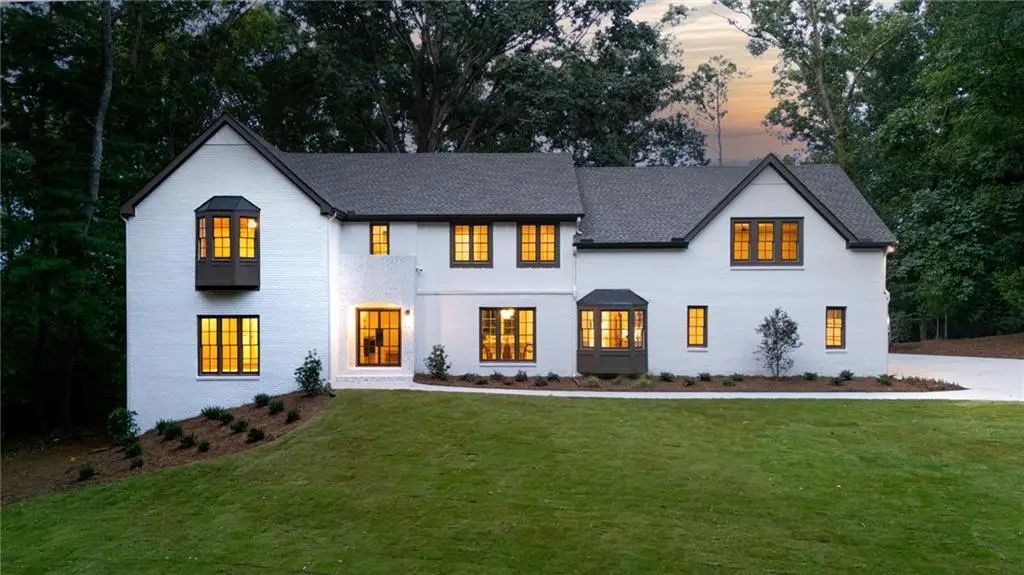 8965 River Run, Sandy Springs
