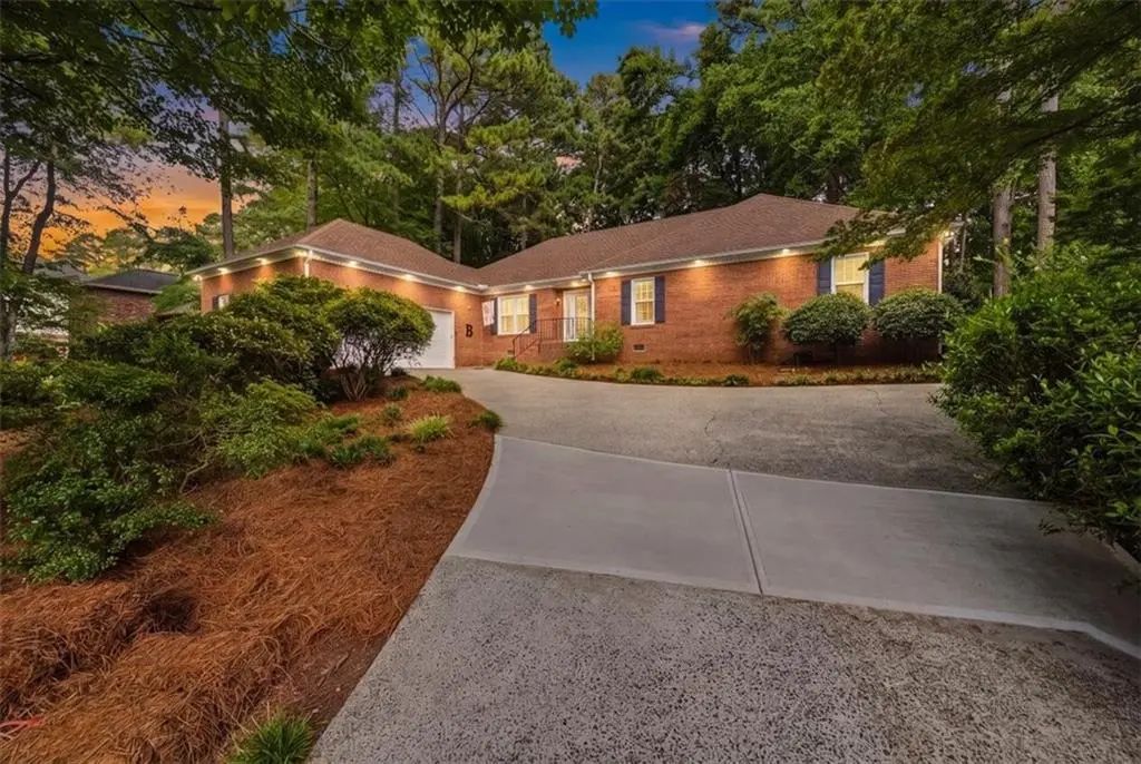 2032 Signal Ridge Chase, Kennesaw