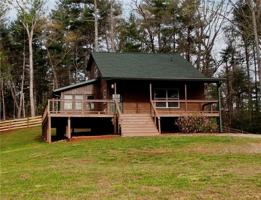 221 Muscadine Road, Dahlonega
