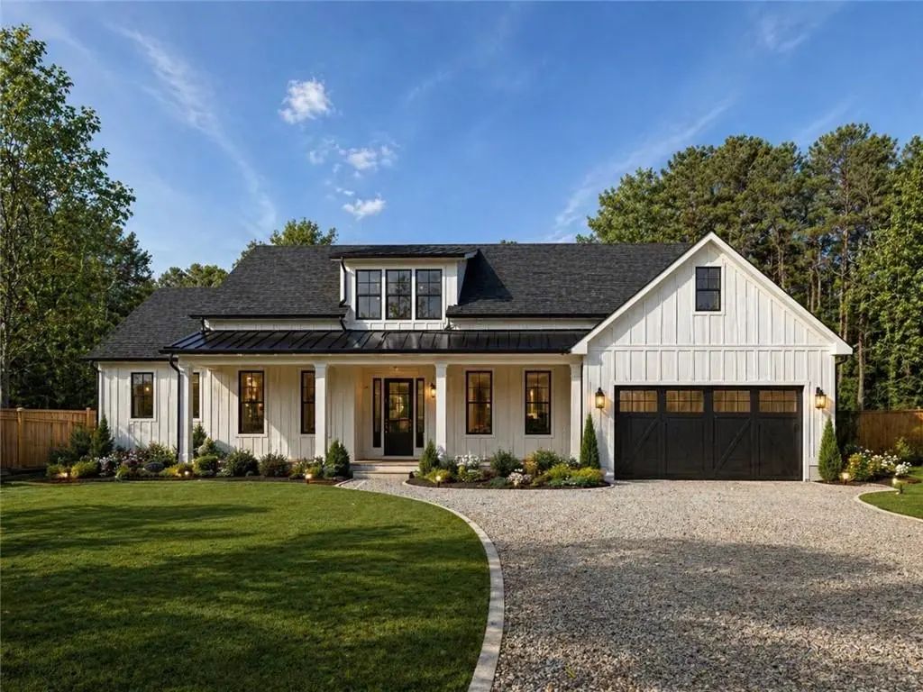 1738 Pucketts Drive, Lilburn