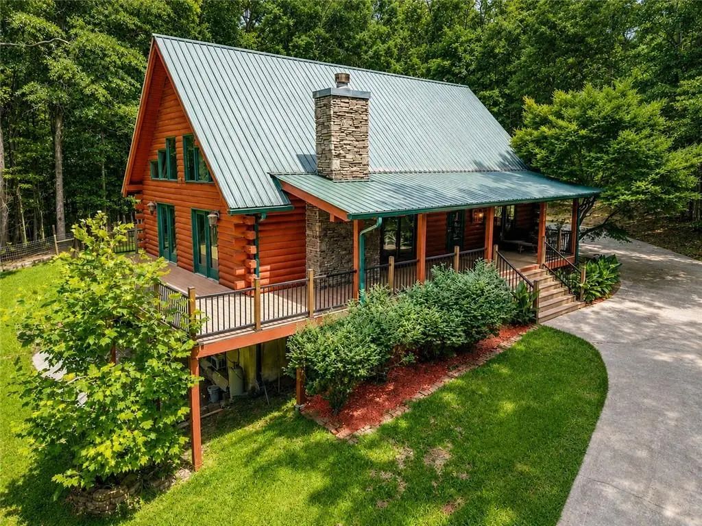 512 Mill Pond Road, Newborn