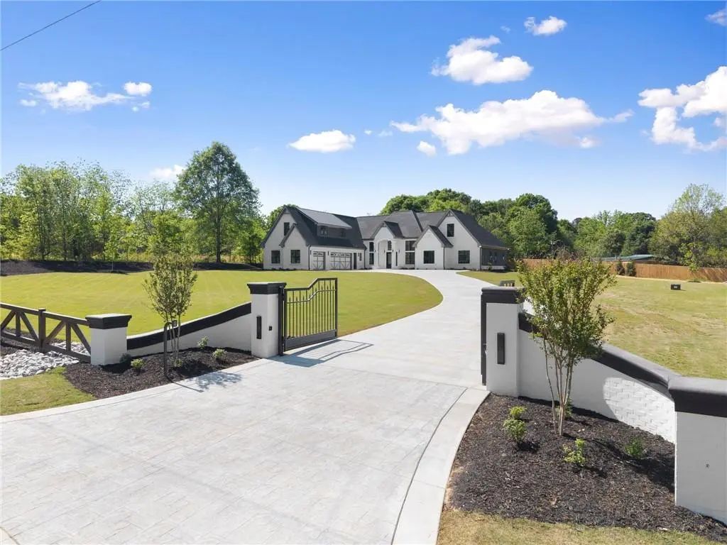 2366 Wall Road, Monroe