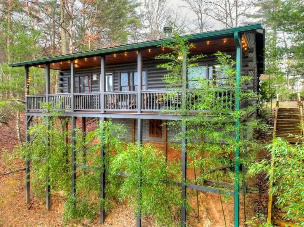 89 N Whitepath Circle, Ellijay