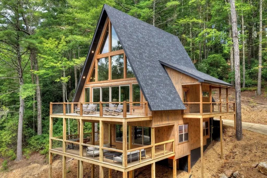1821 Stanley Creek Road, Cherry Log