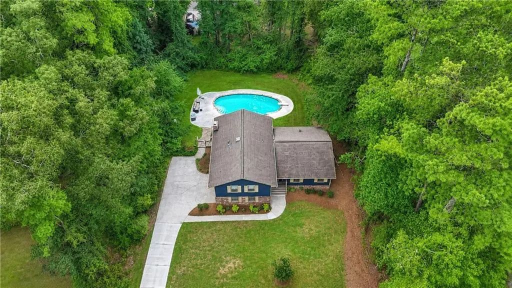 2711 Georgian Court, Marietta
