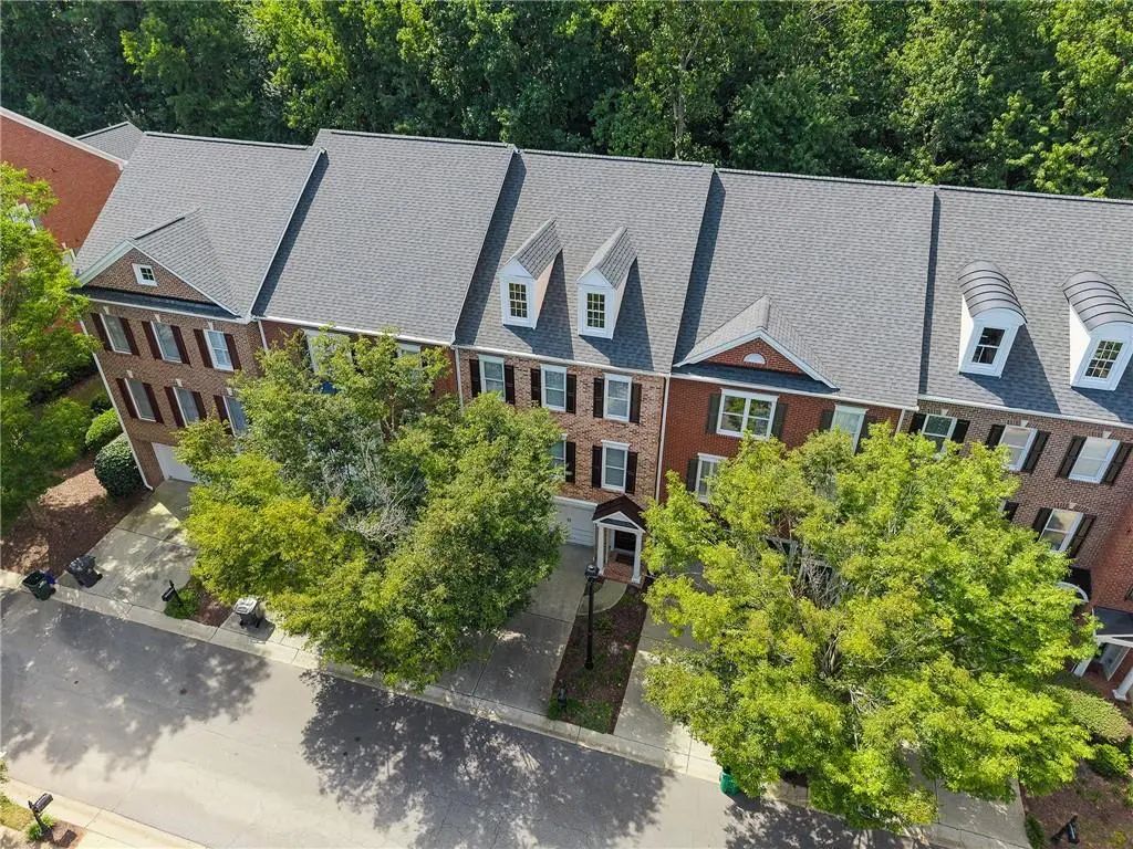 4305 Village Green Drive, Roswell