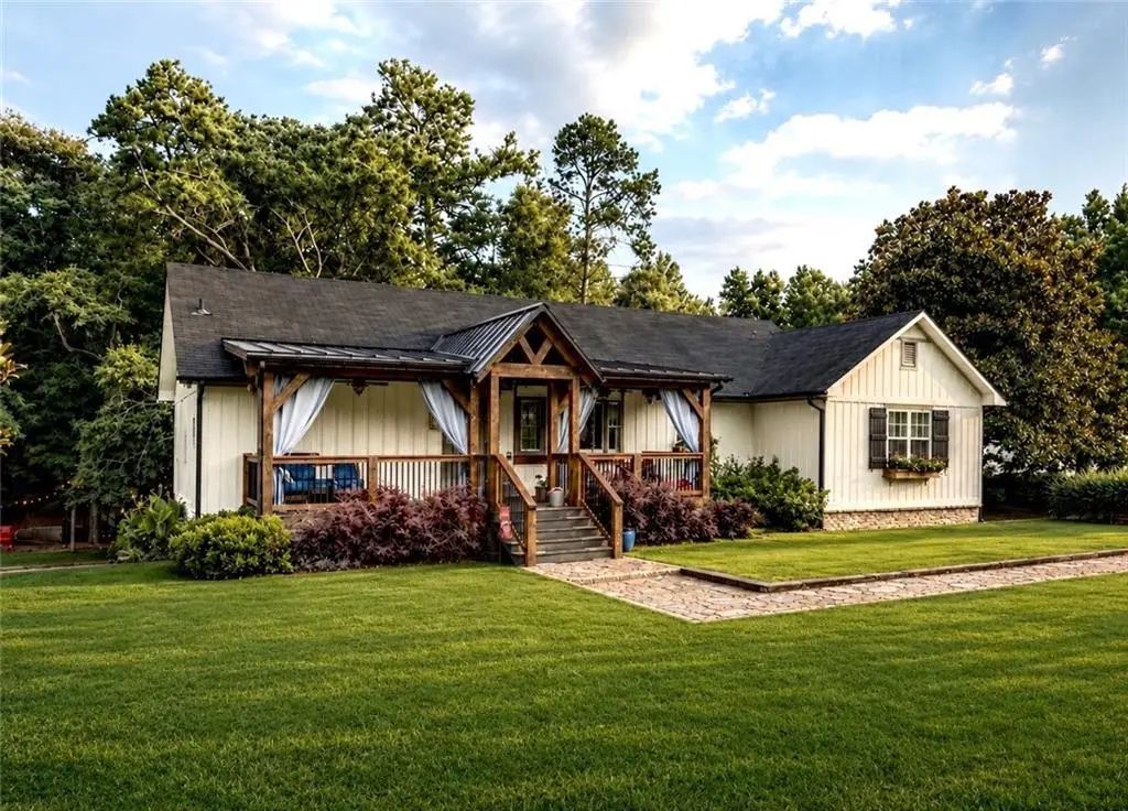 8401 Norris Lake Way, Snellville
