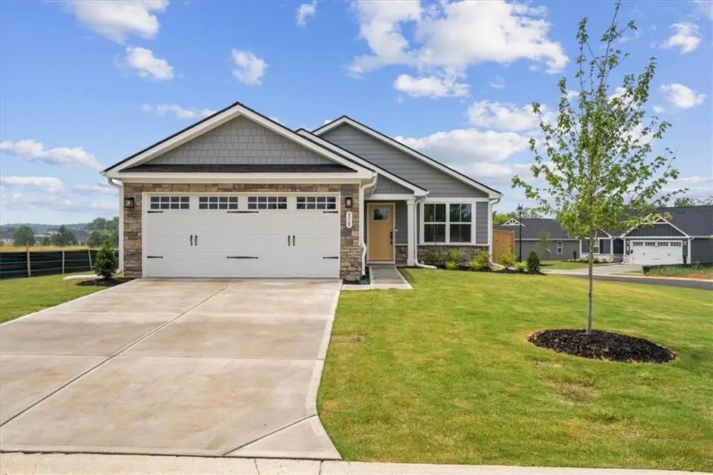 358 Oakleigh Drive, Calhoun