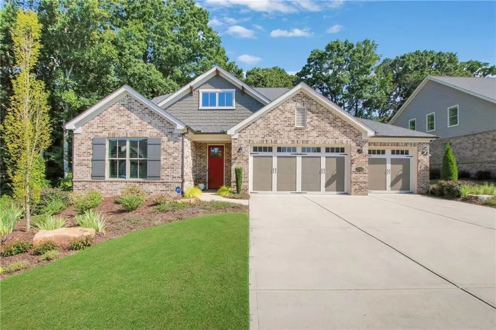 2340 Windsor Bluffs Drive, Cumming