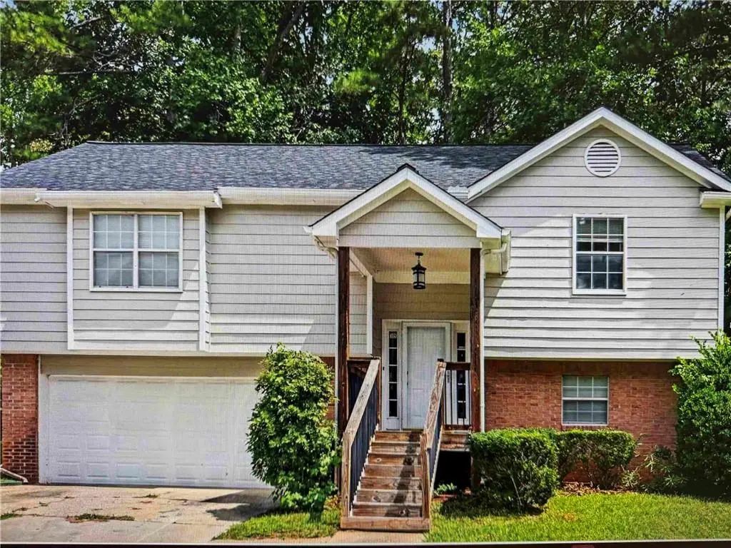 2102 Sandtree Court, Atlanta