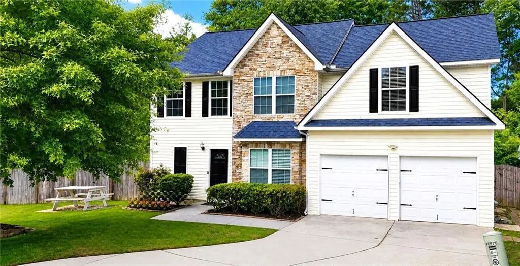6978 Foxmoor Way, Douglasville