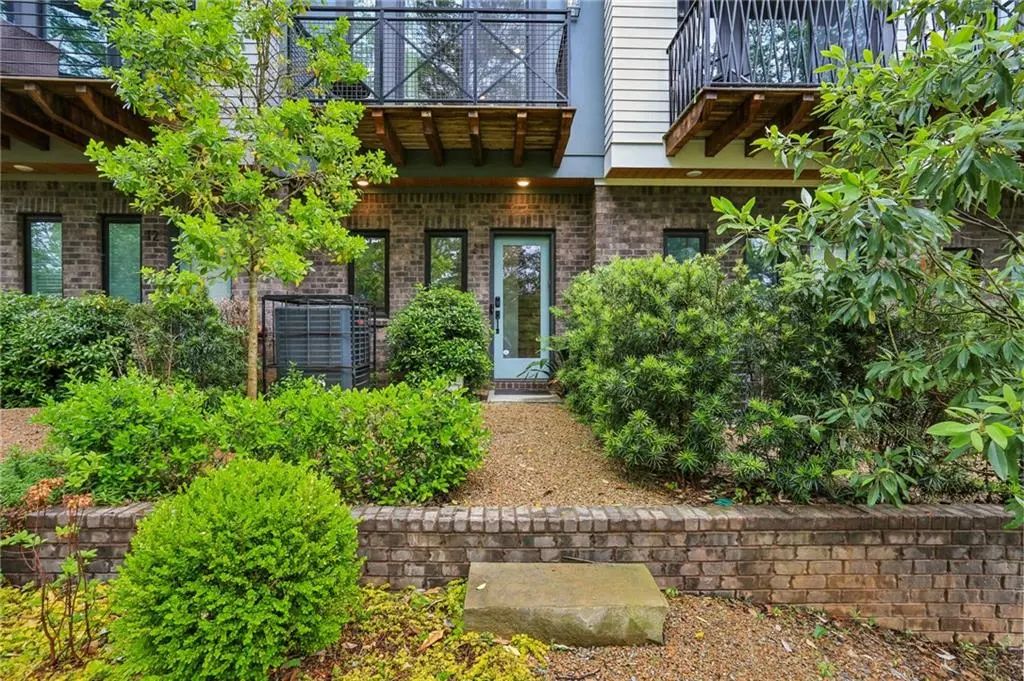 Unit 11 - 2199 Lenox Road Ne, Atlanta