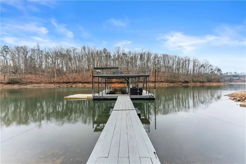 6052 Seminole Drive, Flowery Branch