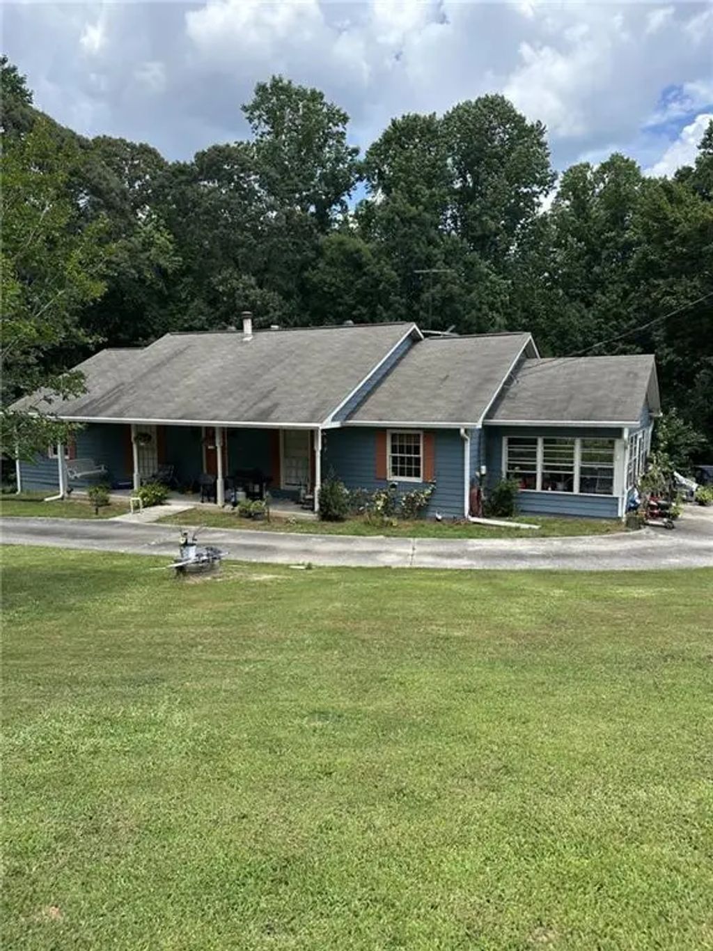 5565 Hog Mountain Road, Flowery Branch