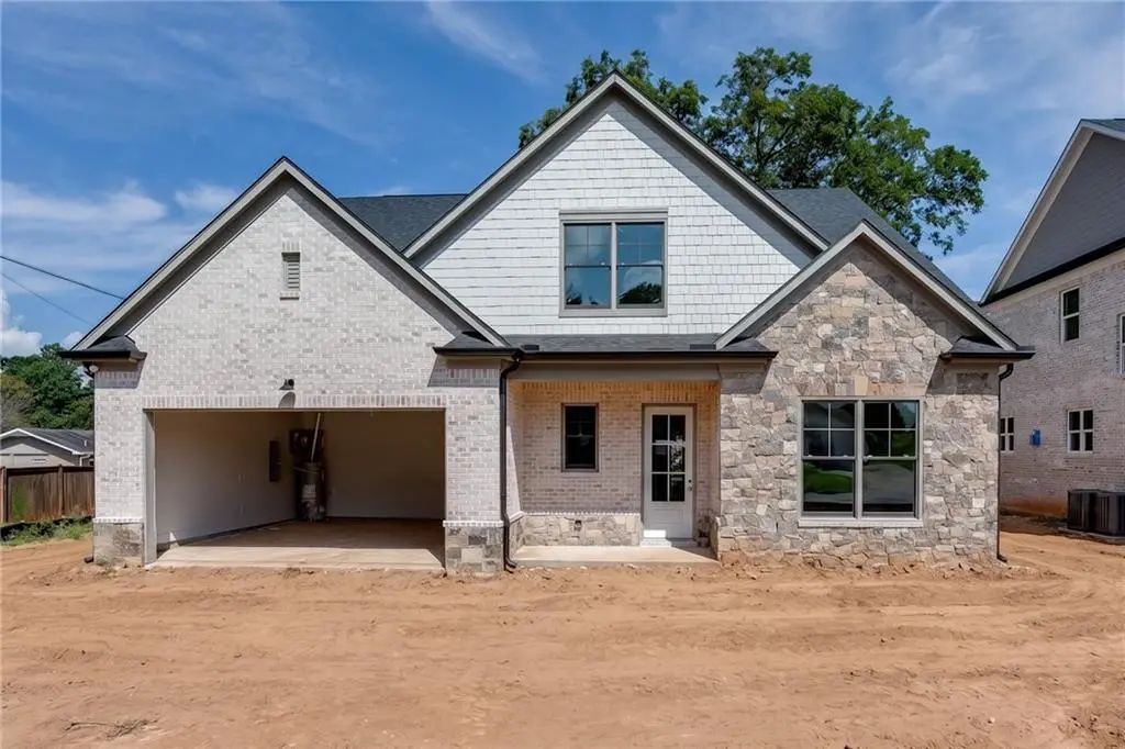 11 Stonehedge Drive, Buford