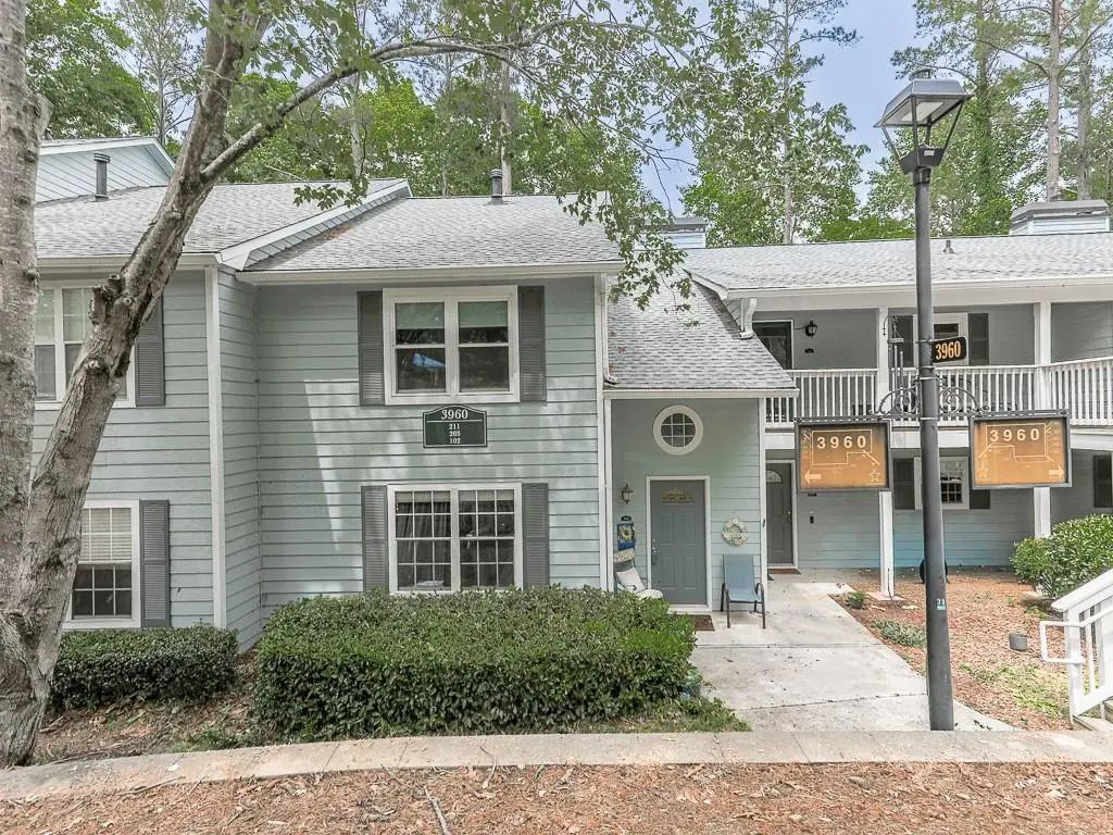 Unit 102 - 3960 Riverlook Parkway Se, Marietta