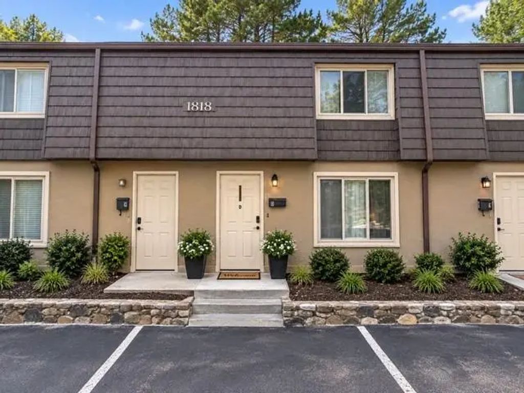 Unit D - 1818 Ashborough Circle Se, Marietta