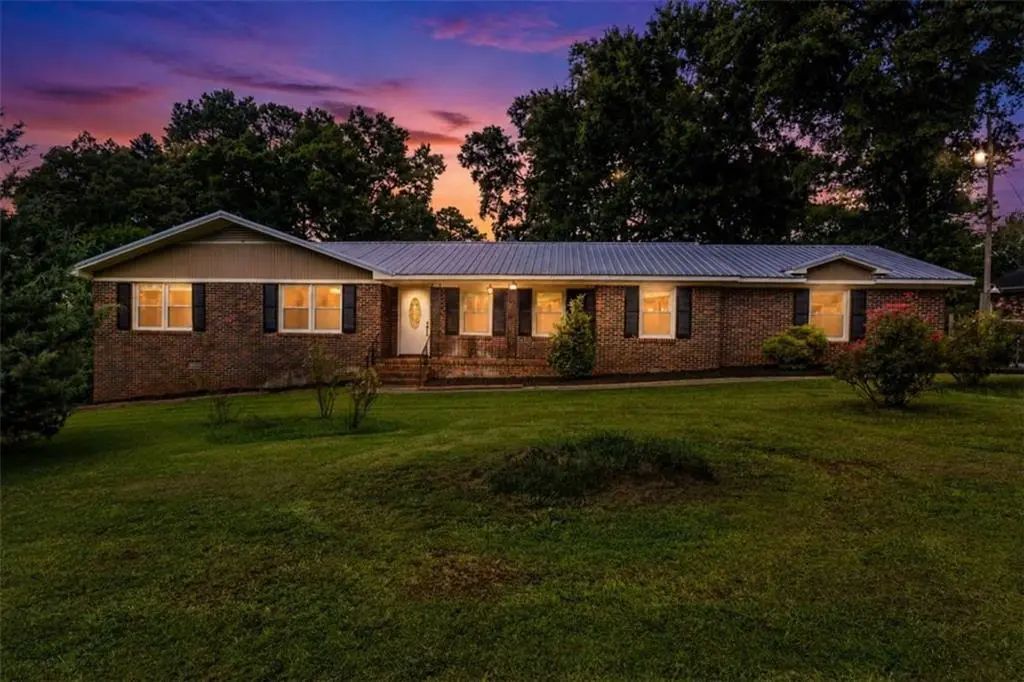 134 Ellen Hand Circle, Cedartown