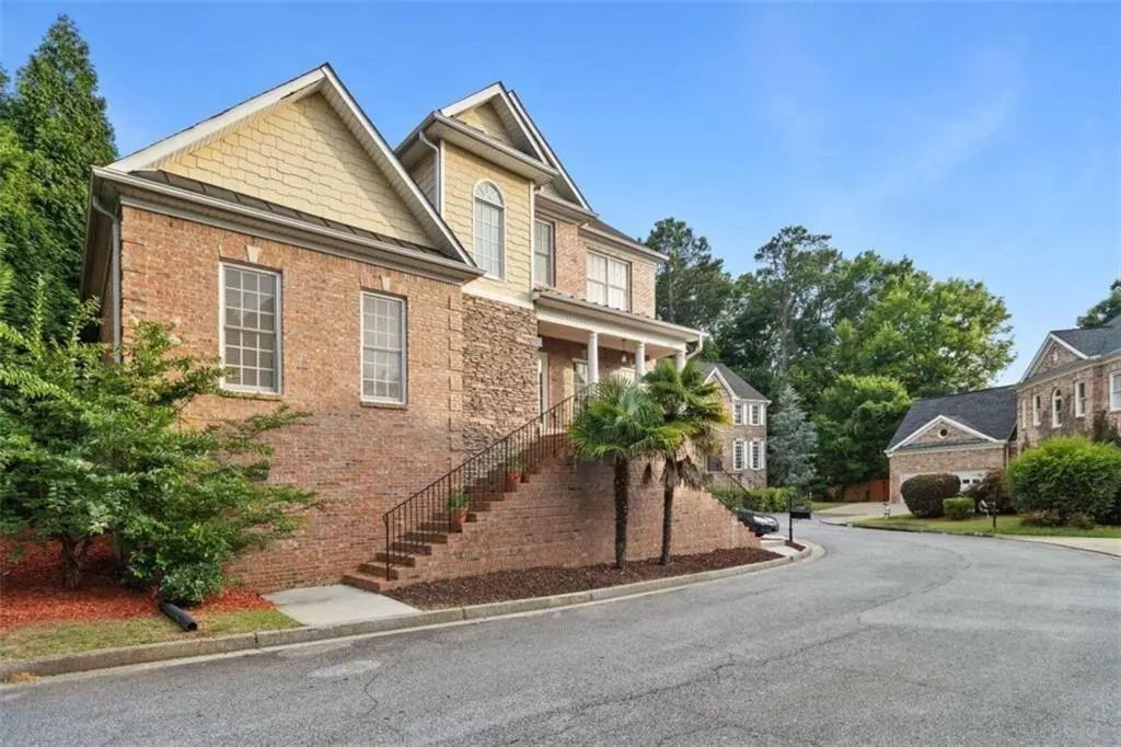 1711 Summit Glen Lane, Atlanta