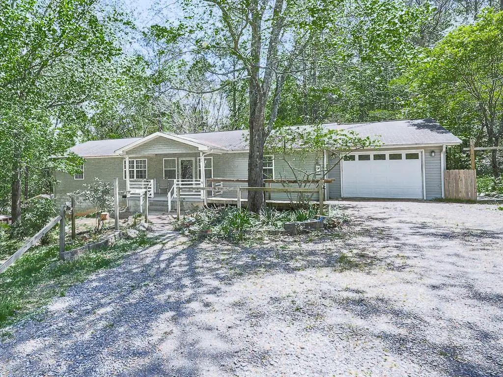 424 Shamrock Drive, Dalton