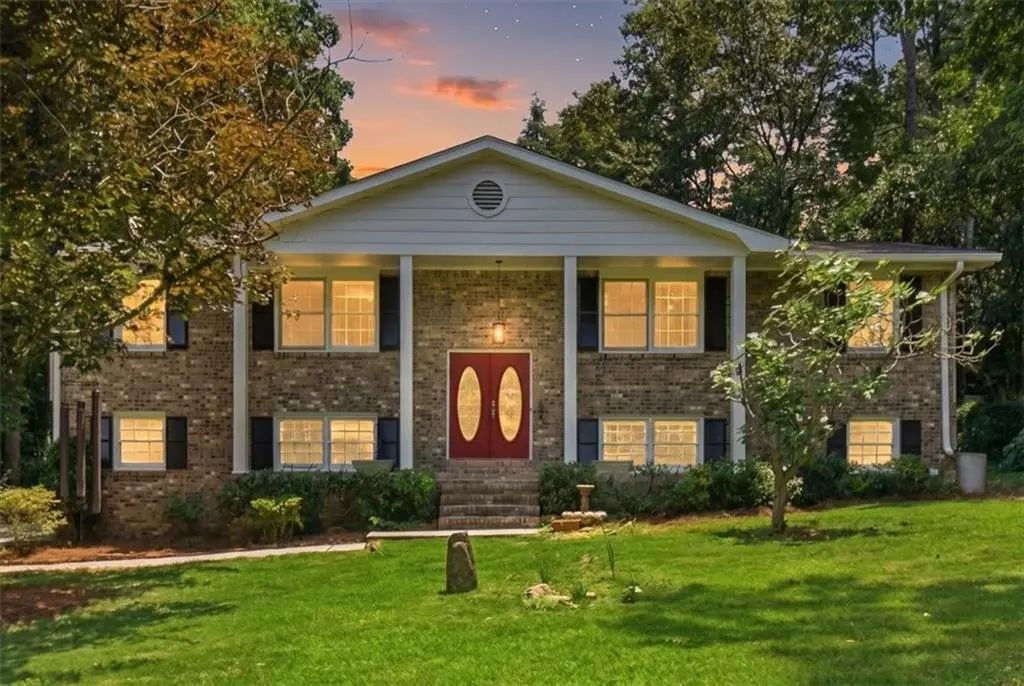 112 Cross Gate Drive, Marietta