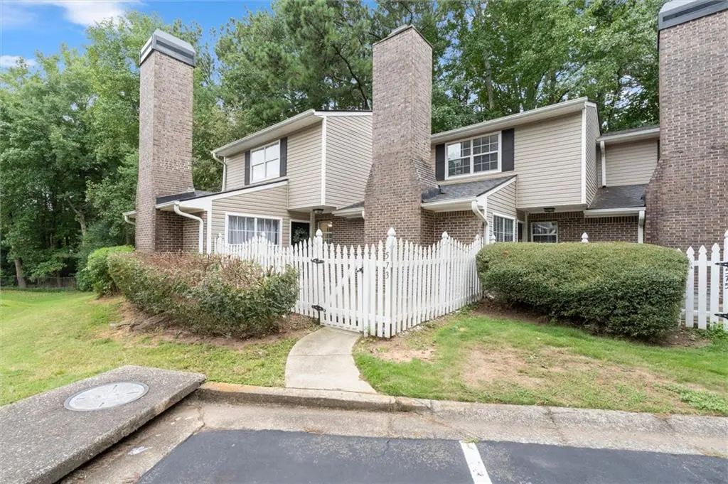 573 Picketts Bend Court, Marietta