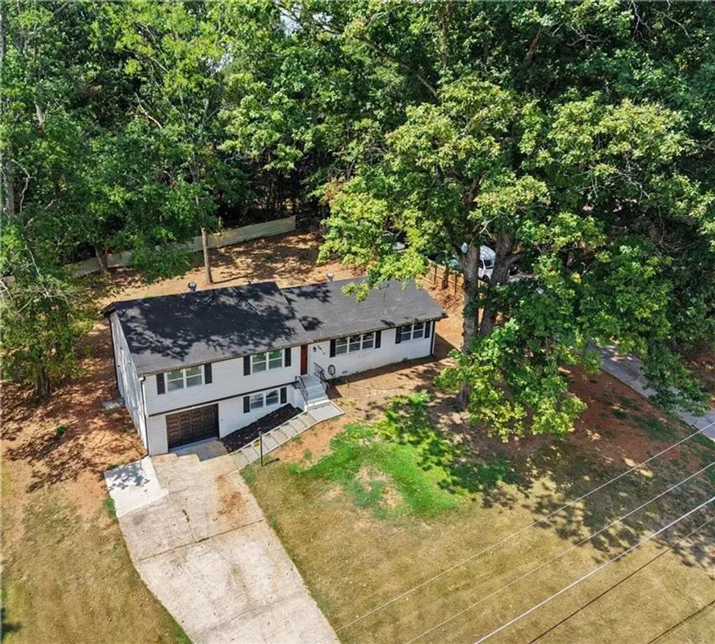 2417 Winshire Drive, Decatur