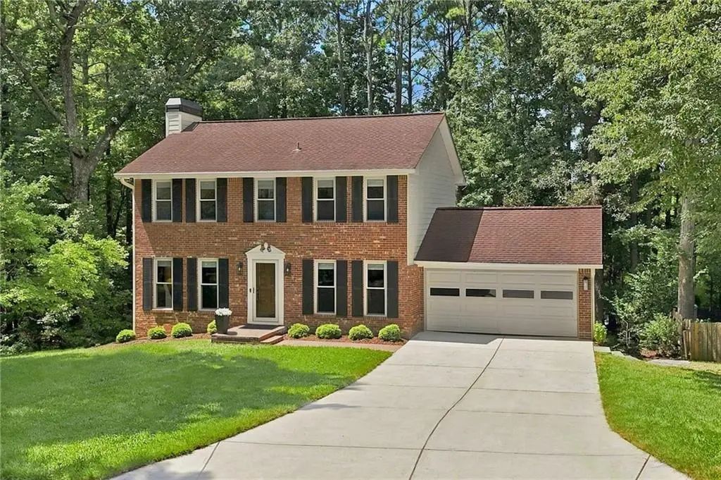 120 Lakeland Way, Roswell
