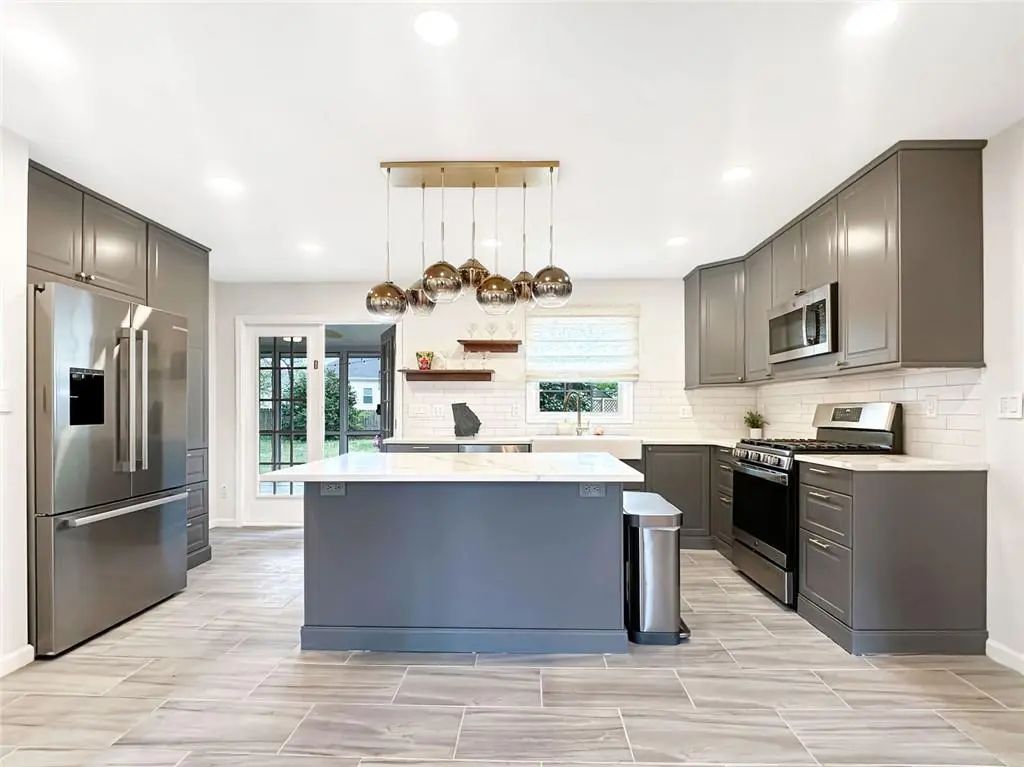 2484 Powers Ferry Drive Se, Marietta