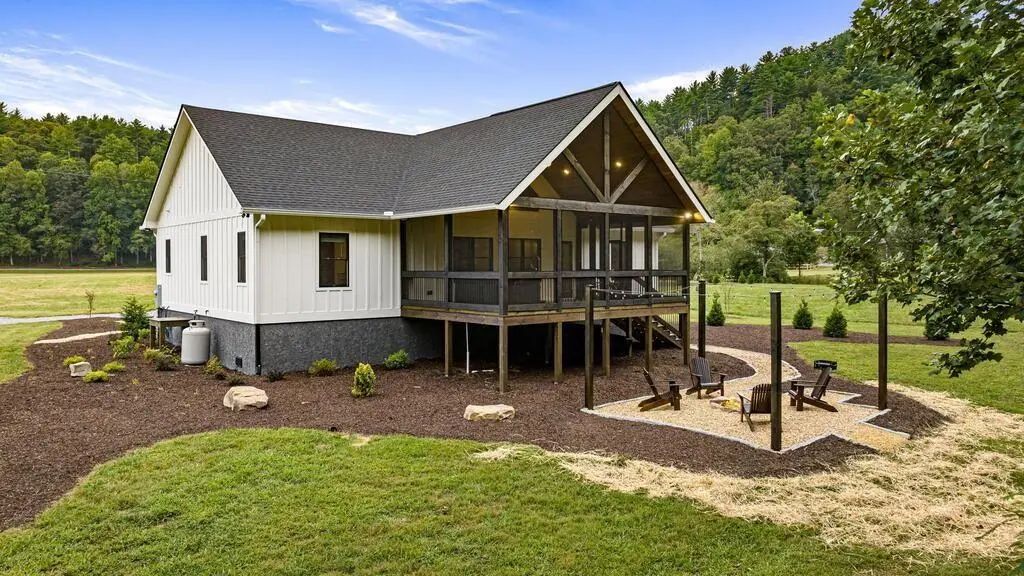 235 W Conasauga Creek, Ellijay